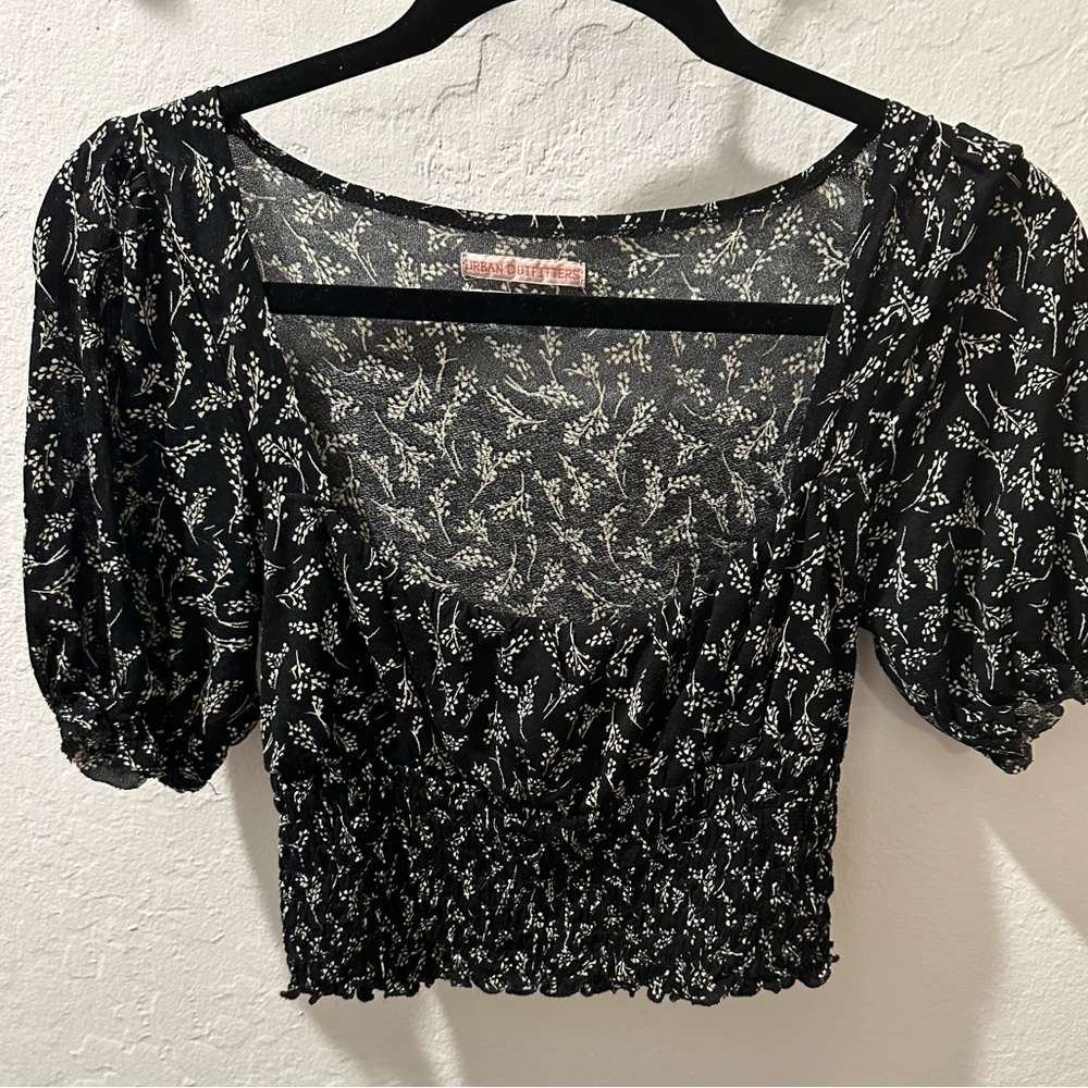 Urban Outfitters Floral Crop Top; Size S